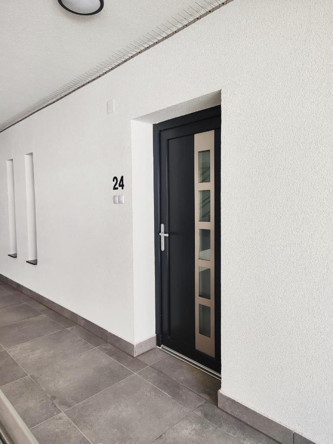 Royal Liberty Apartment Keszthely Εξωτερικό φωτογραφία